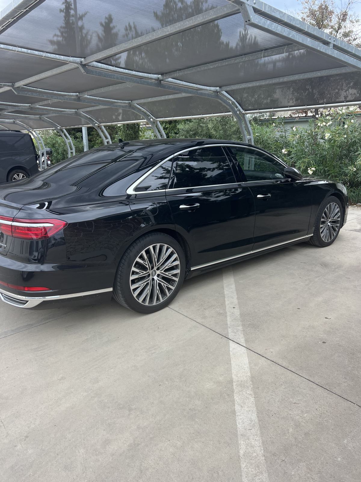Audi A8 50 TDI quattro, fotografija 5