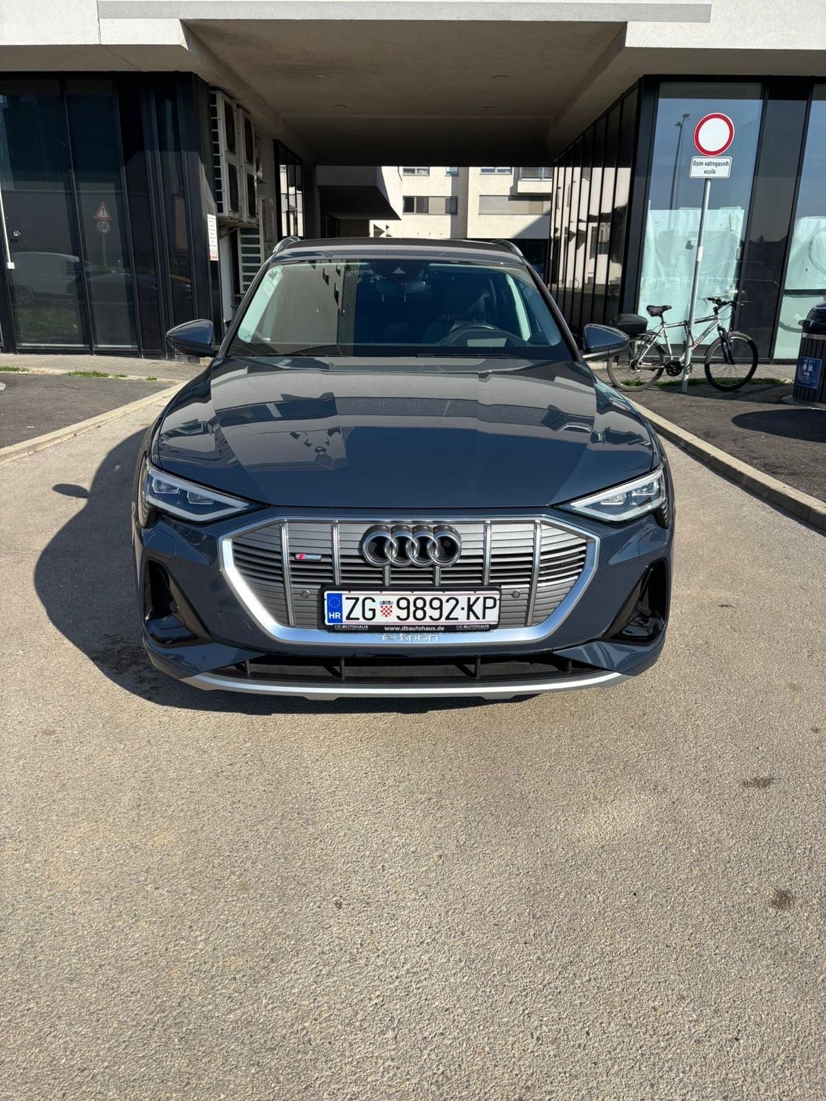 Audi e-tron 50 Quattro S-Line, pogled izvana - slika 3