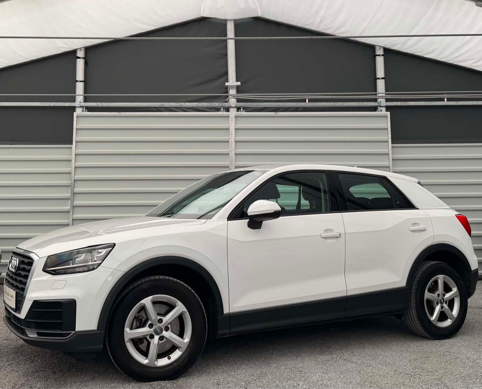 Audi Q2 1.0 TFSI - LED - SAMO 153.000 KM - ALU - NAVI, fotografija 3