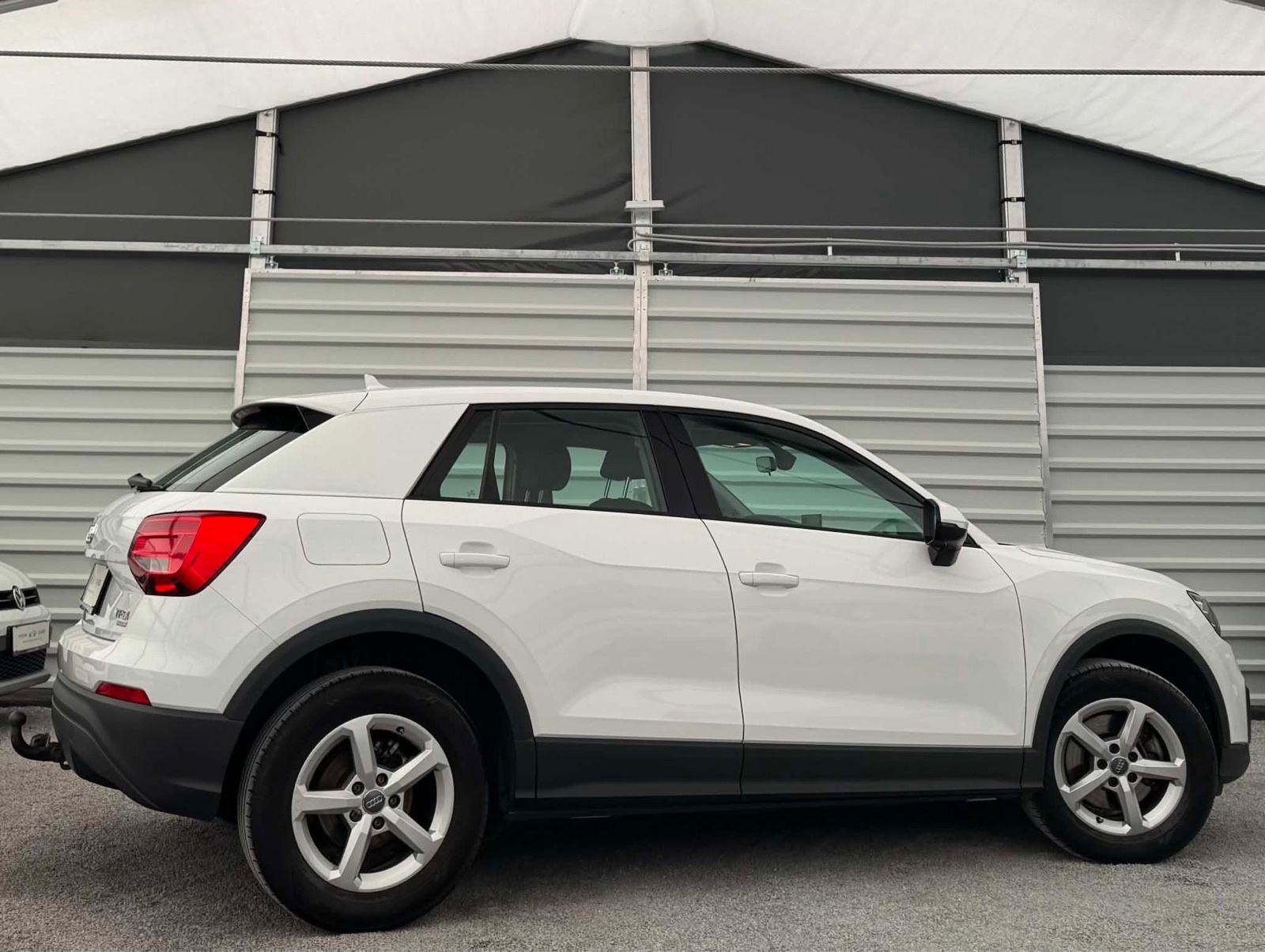 Audi Q2 1.0 TFSI - LED - SAMO 153.000 KM - ALU - NAVI, fotografija 4