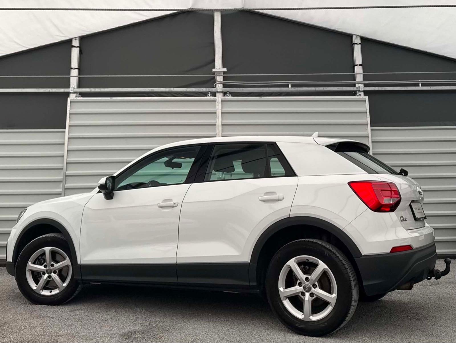 Audi Q2 1.0 TFSI - LED - SAMO 153.000 KM - ALU - NAVI, fotografija 6