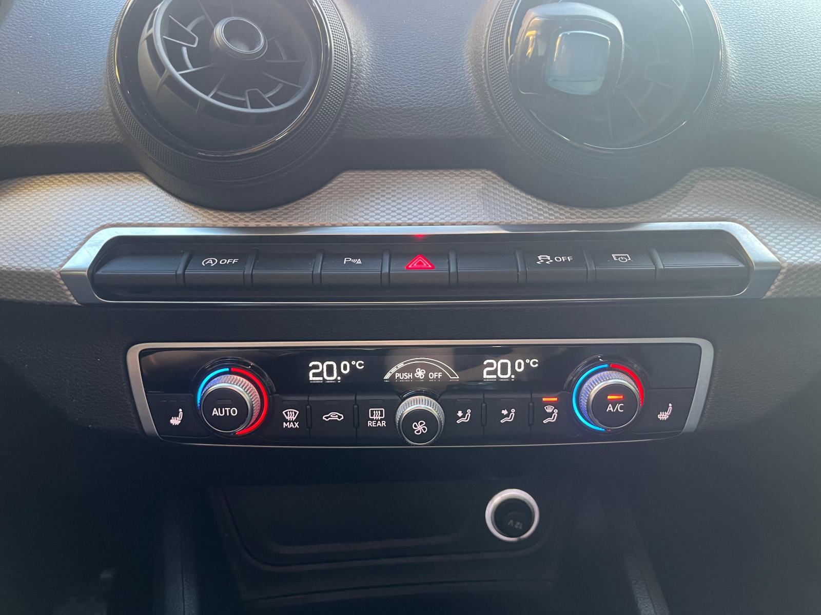 Audi Q2 1,0 TFSI, fotografija 17