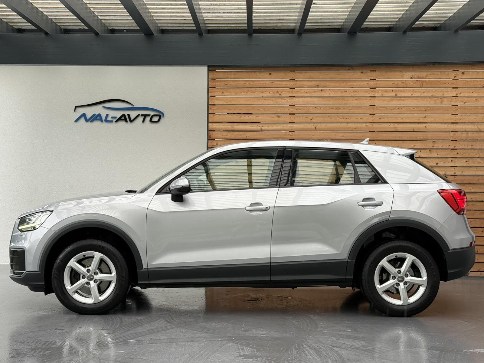 Audi Q2 1,6 TDI Aut. LED-NAVIGACIJA-ACC-NAPRAVLJEN VELIK SERVIS, fotografija 6