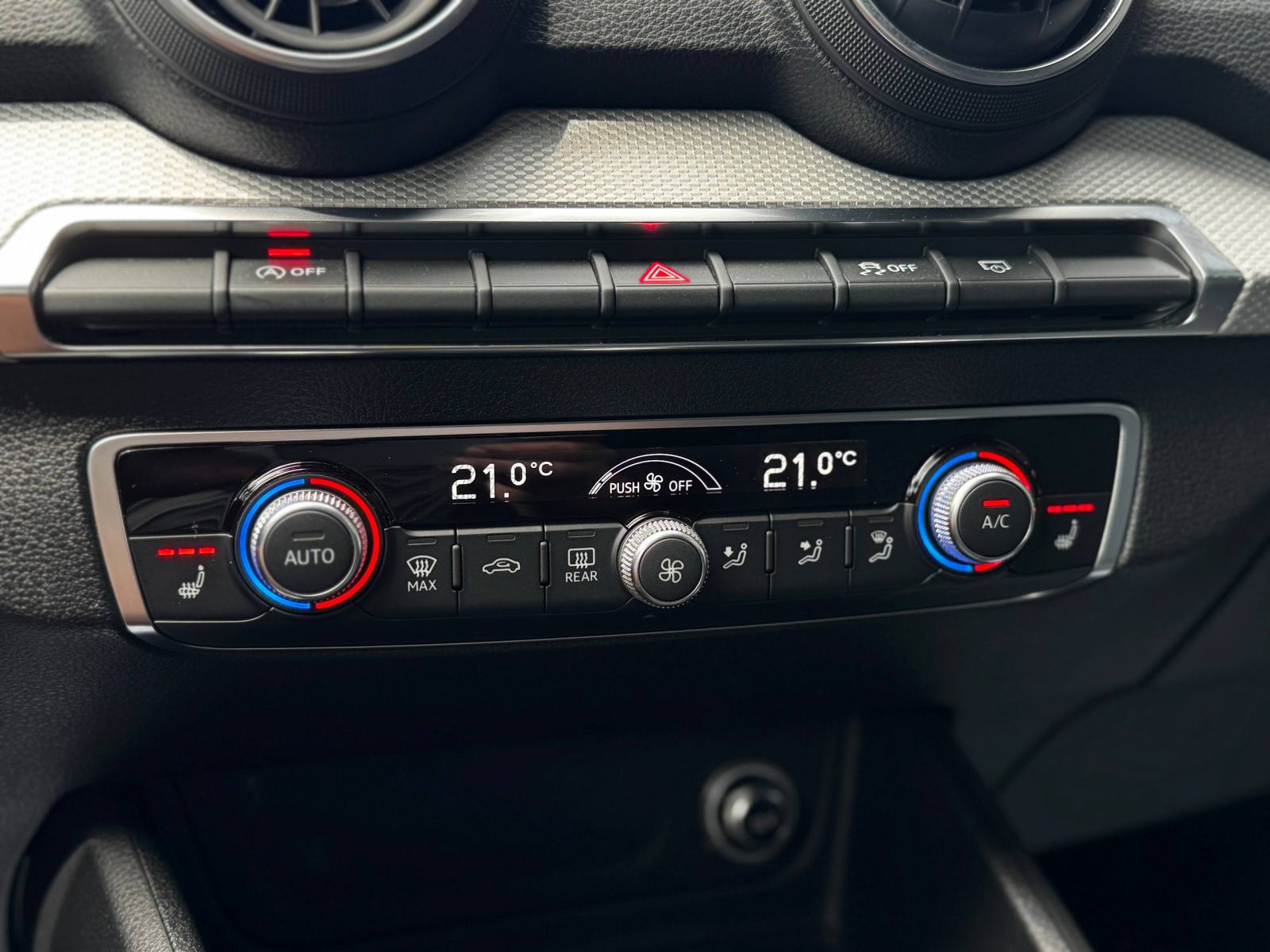 Audi Q2 1,6 TDI *JAMSTVO*GRIJANJE SJEDALA*NAVI*, fotografija 16