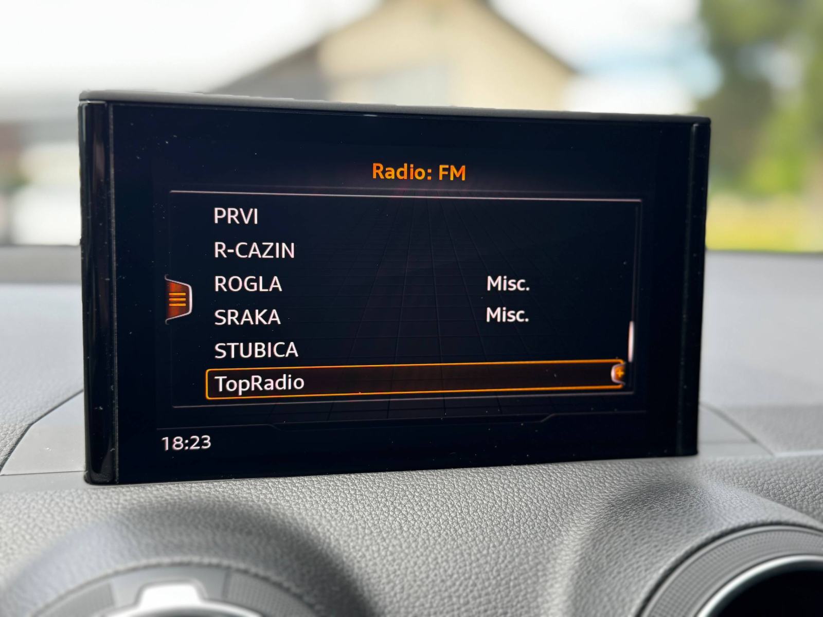 Audi Q2 1,6 TDI *JAMSTVO*GRIJANJE SJEDALA*NAVI*, fotografija 14