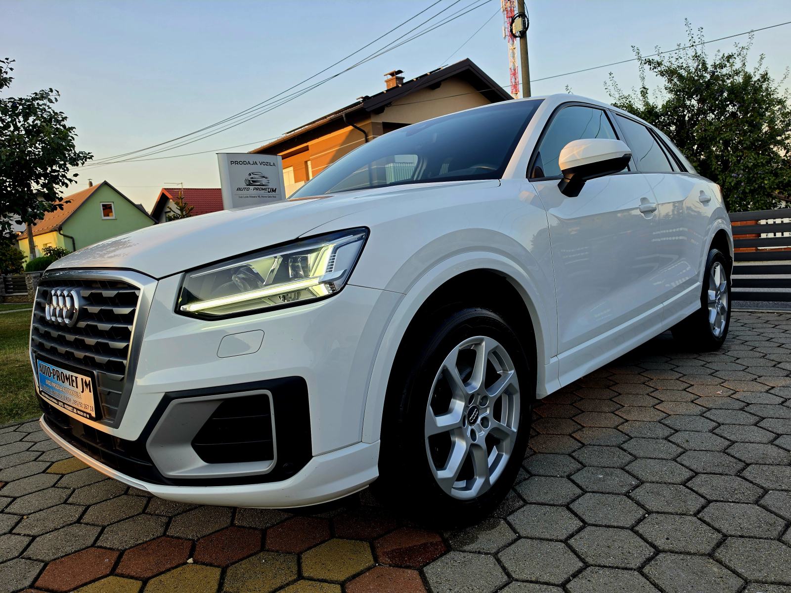 Audi Q2 1,6 TDI,ODLIČAN,,SERVISNA,,130628KM, fotografija 2