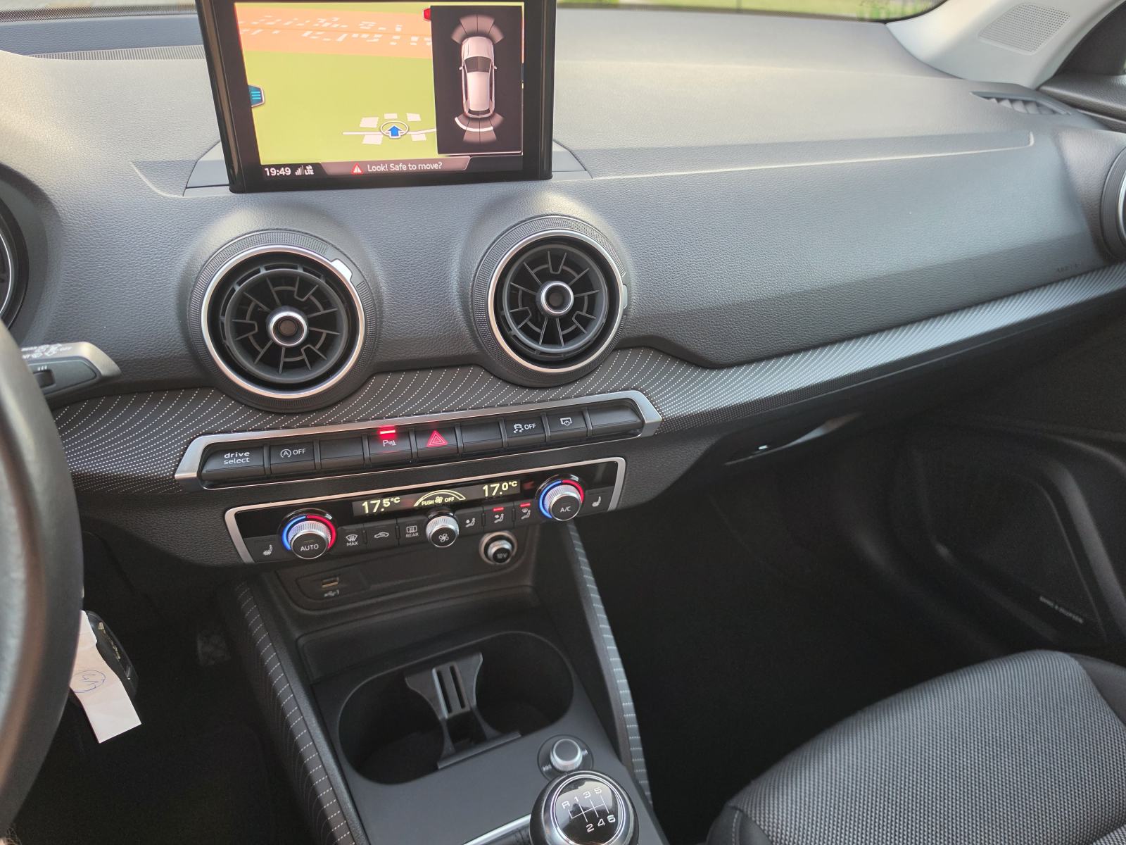 Audi Q2 1,6 TDI,ODLIČAN,,SERVISNA,,130628KM, fotografija 10