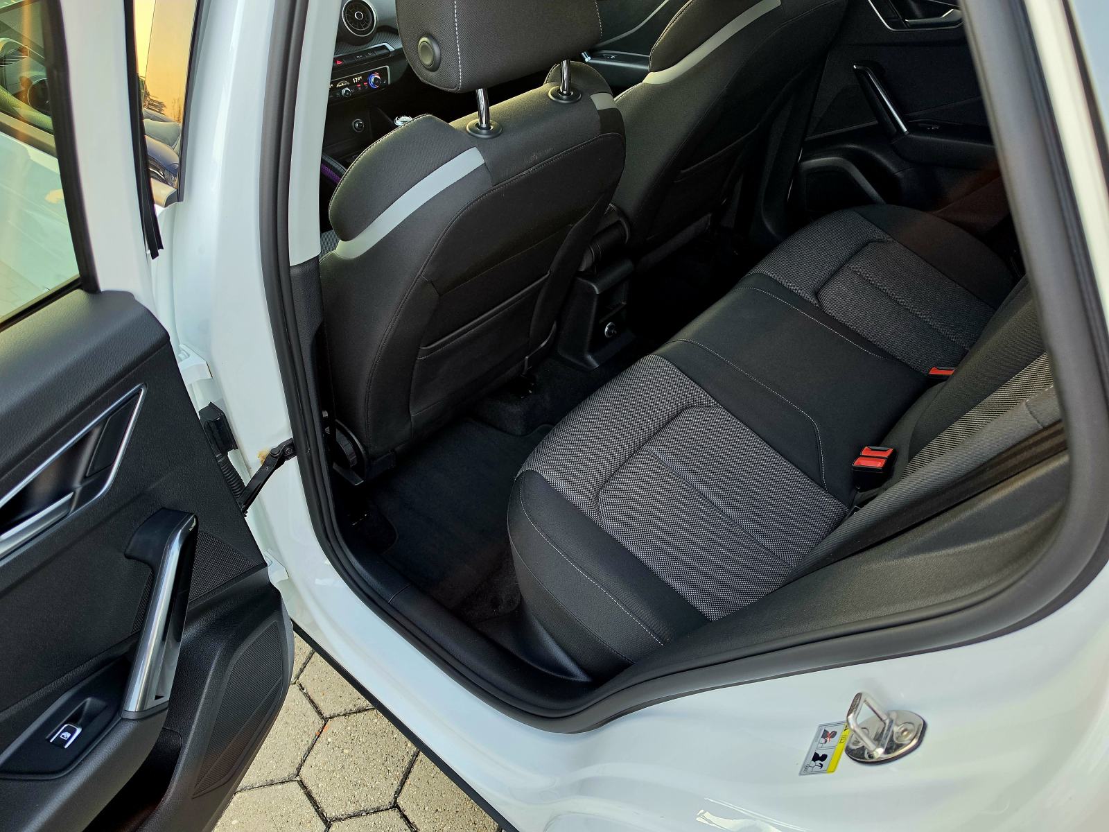 Audi Q2 1,6 TDI,ODLIČAN,,SERVISNA,,130628KM, fotografija 14