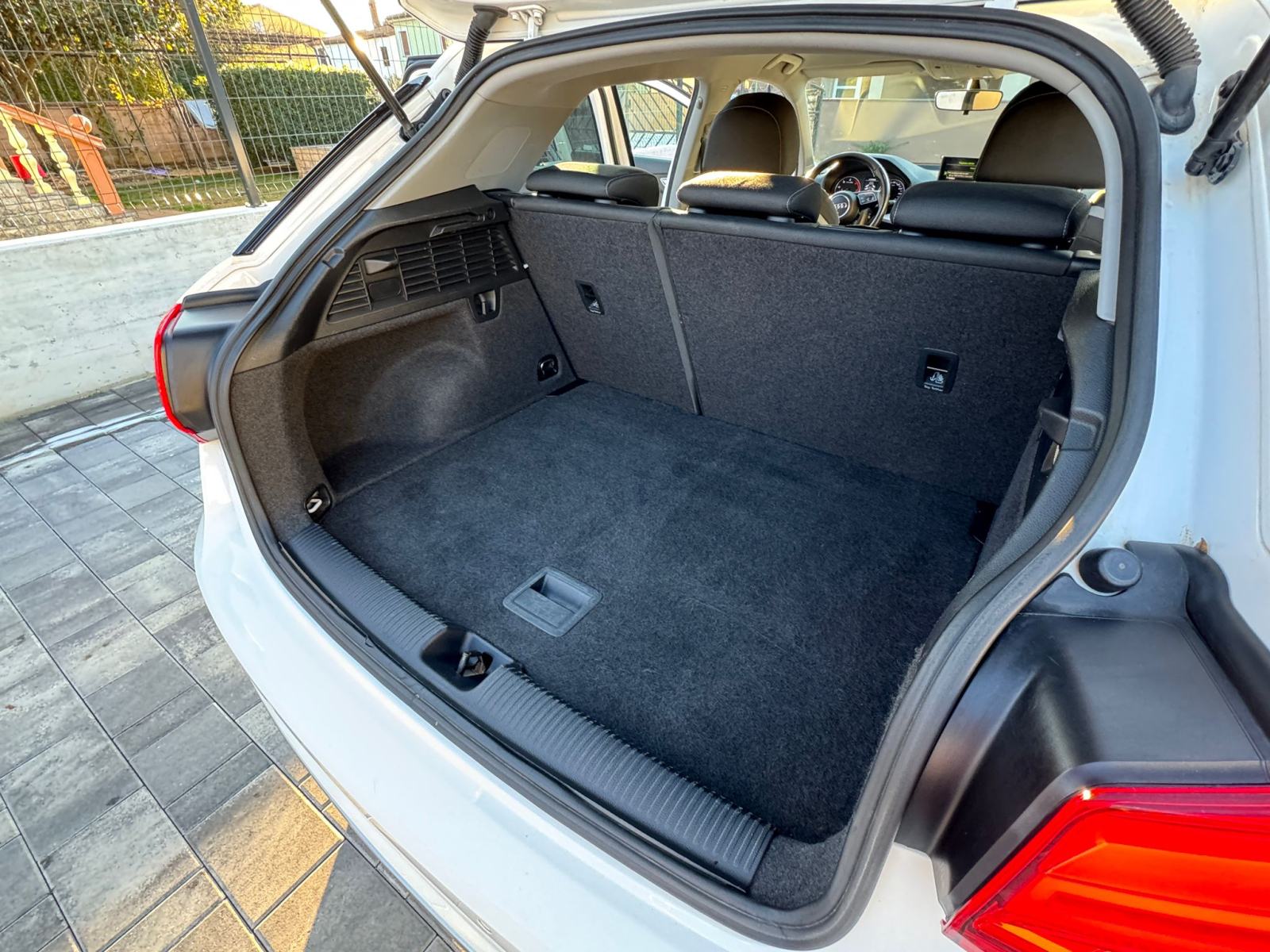 Audi Q2 1,6 TDI S TRONIC SPORT, fotografija 15