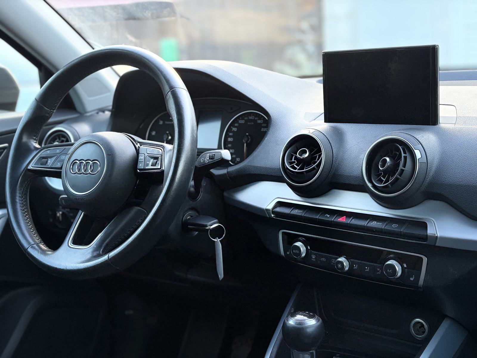 Audi Q2 2,0 TDI 150KS Sport *Top oprema* *Nove gume* *Jamstvo*, fotografija 16