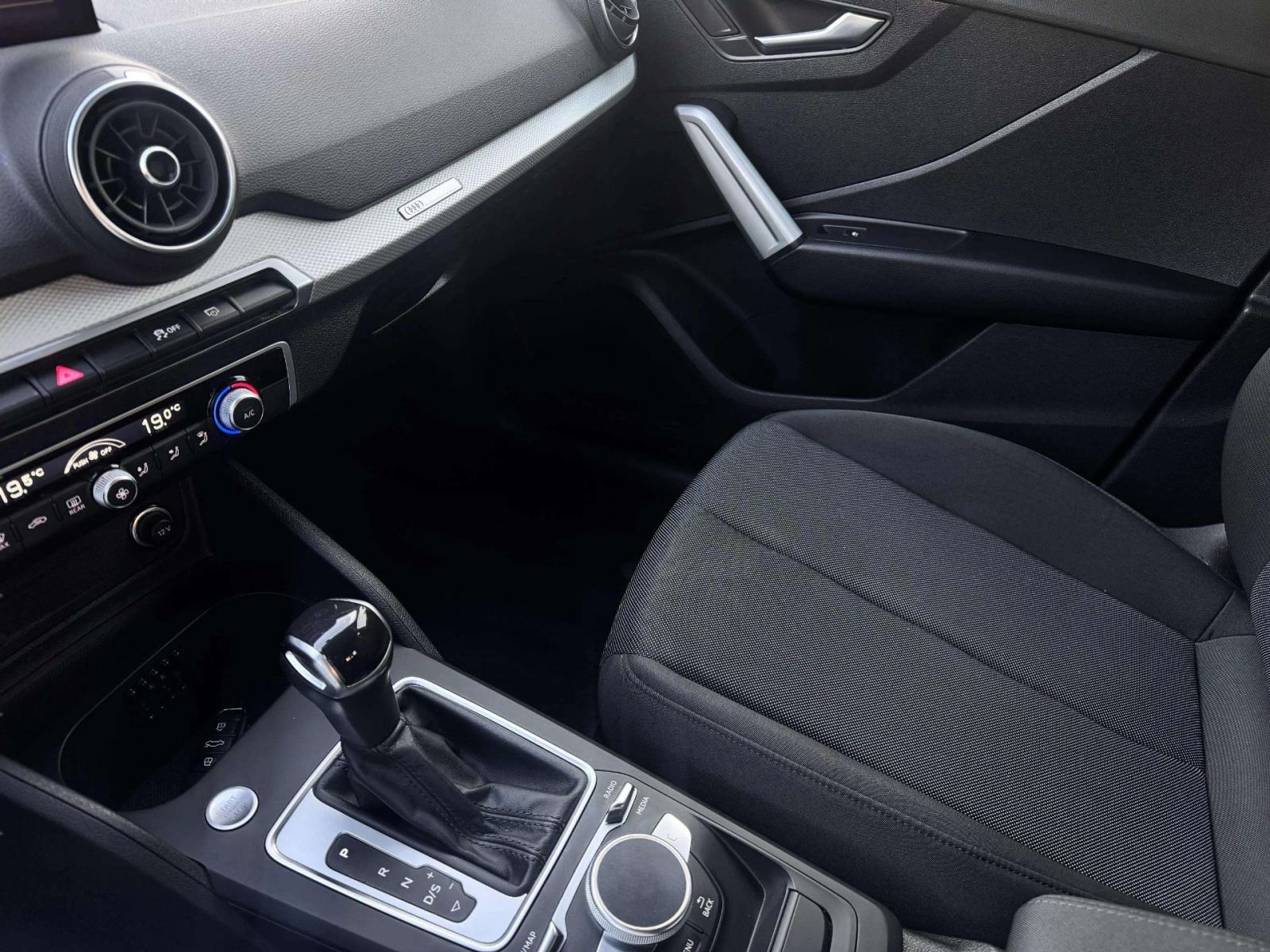 AUDI Q2 35 TFSI** S tronic**2022.**1.VL**LED**NAVI**TEMPOMAT**, fotografija 18