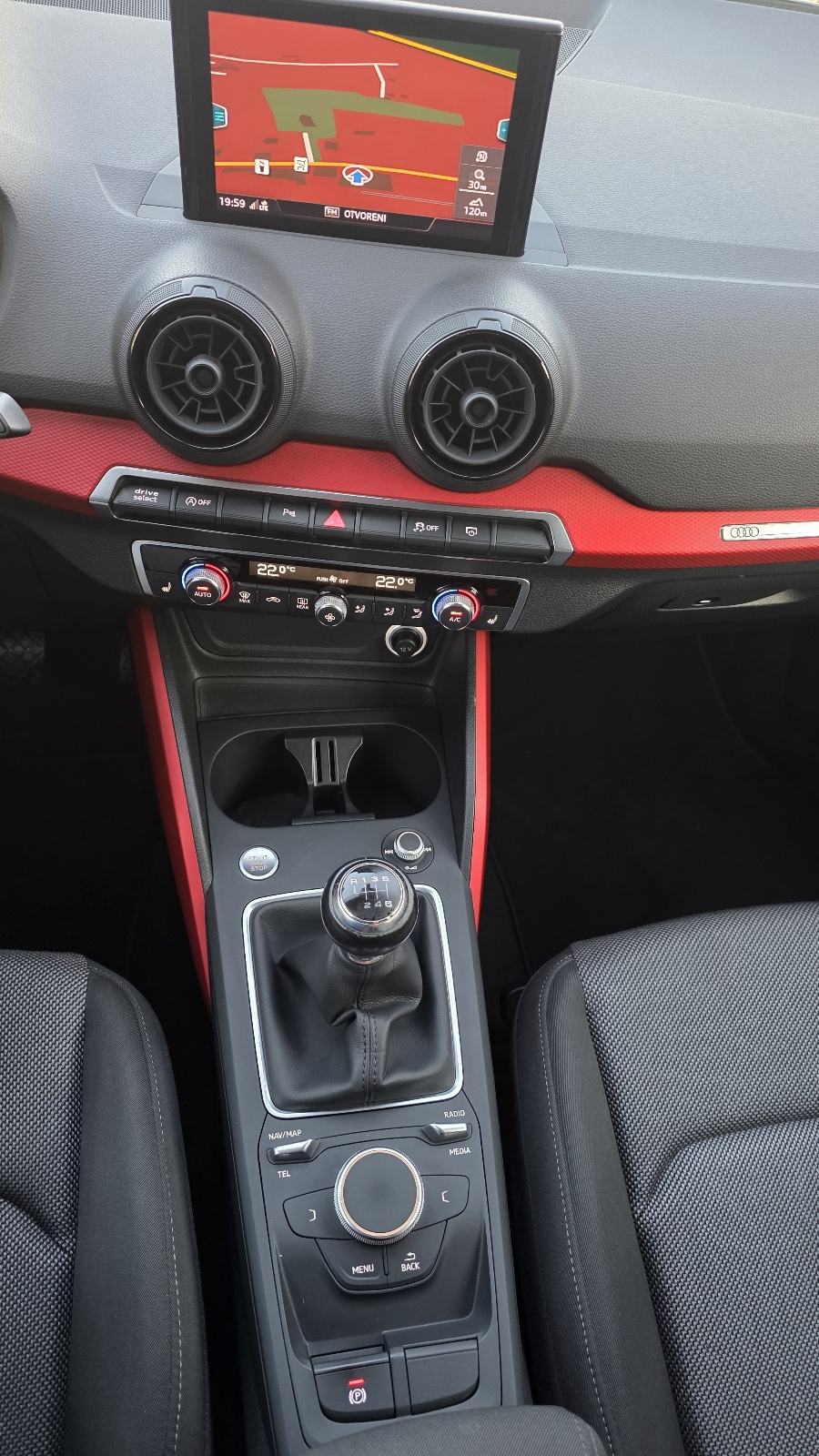 Audi Q2 ☆ Sport ☆ 1,6 TDI, fotografija 14