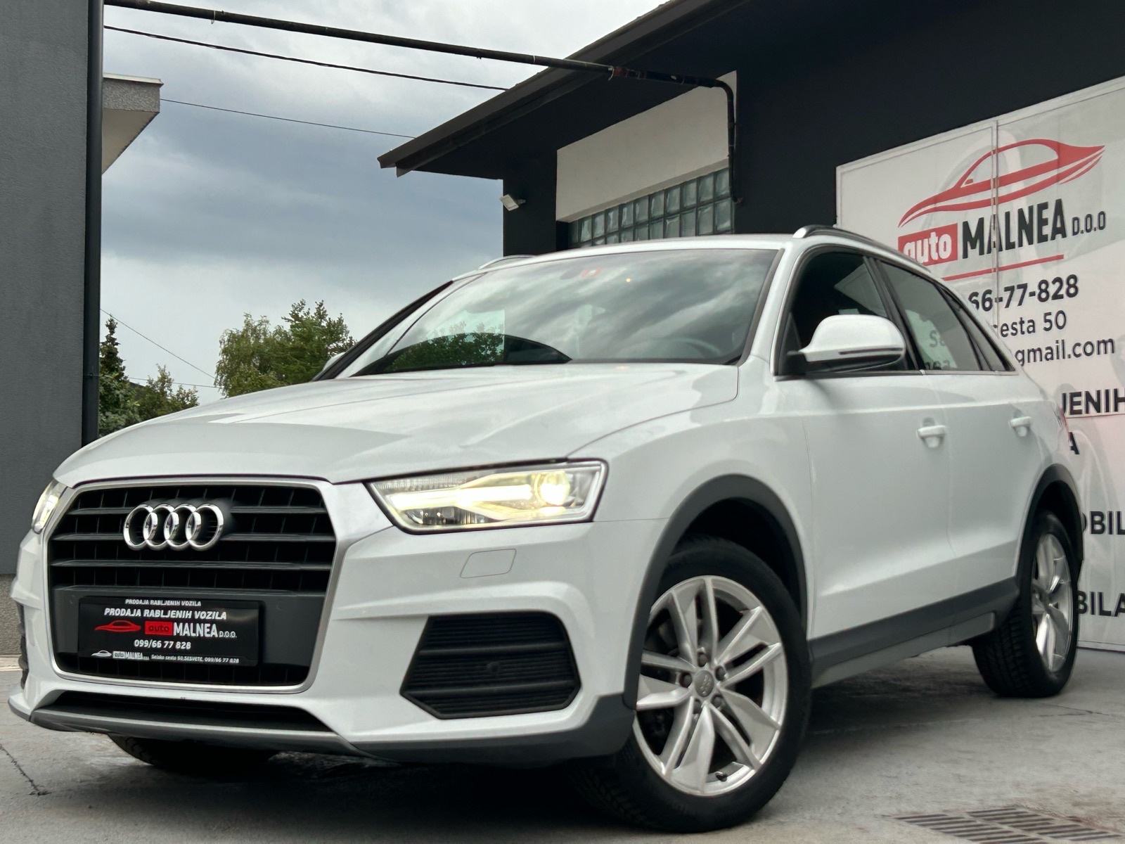 Audi Q3 2,0 TDI 2015G.REDIZAJN MODEL EXCLUSIVE OPREMA SERVISNA KNJIGA, fotografija 1