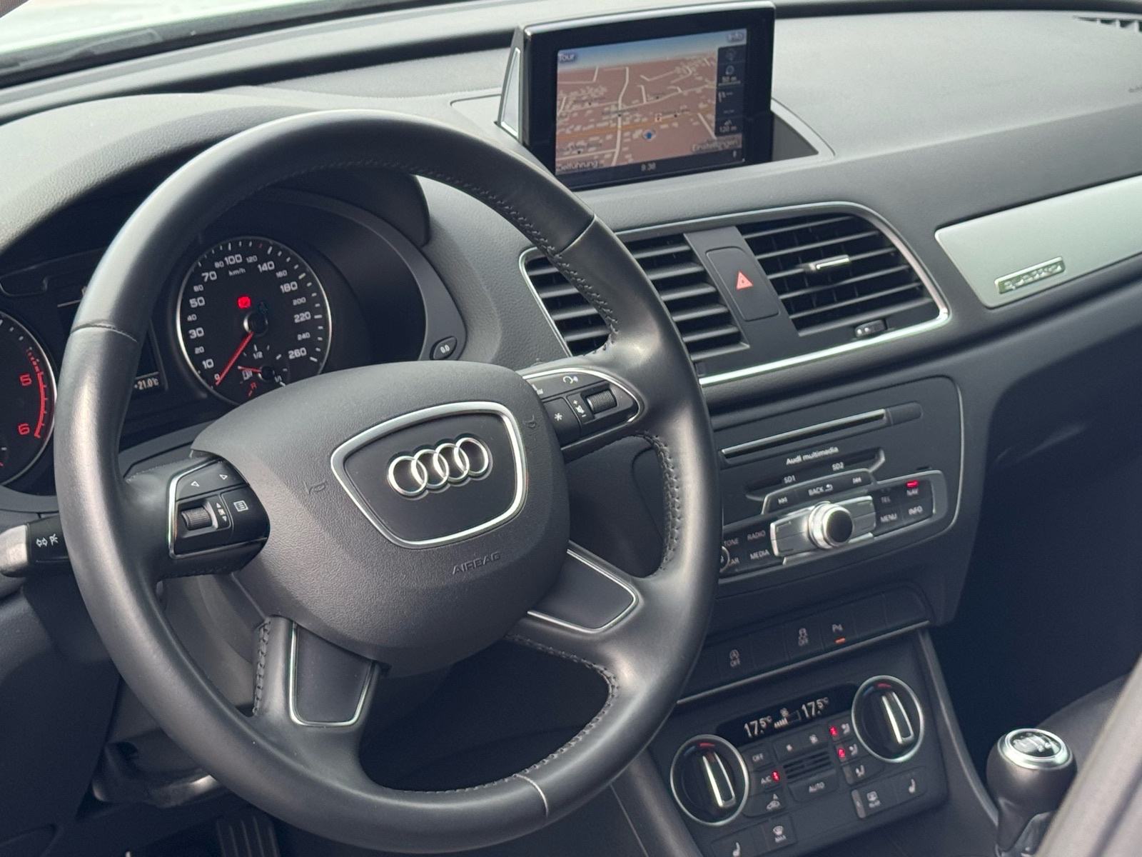 Audi Q3 2,0 TDI / 4x4 / 150KS / KAMERA/ NAVI / 1. VLASNIK / JAMSTVO, fotografija 9