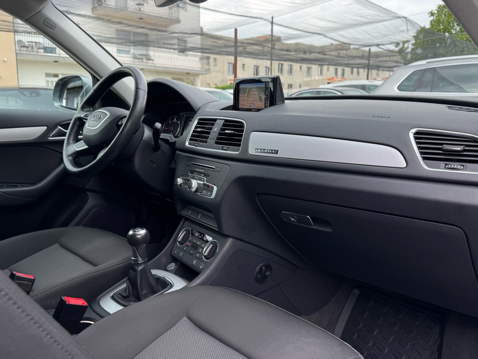 Audi Q3 2,0 TDI 4x4 / BIXENON / NAVI / AUT KLIMA / JAMSTVO, fotografija 4