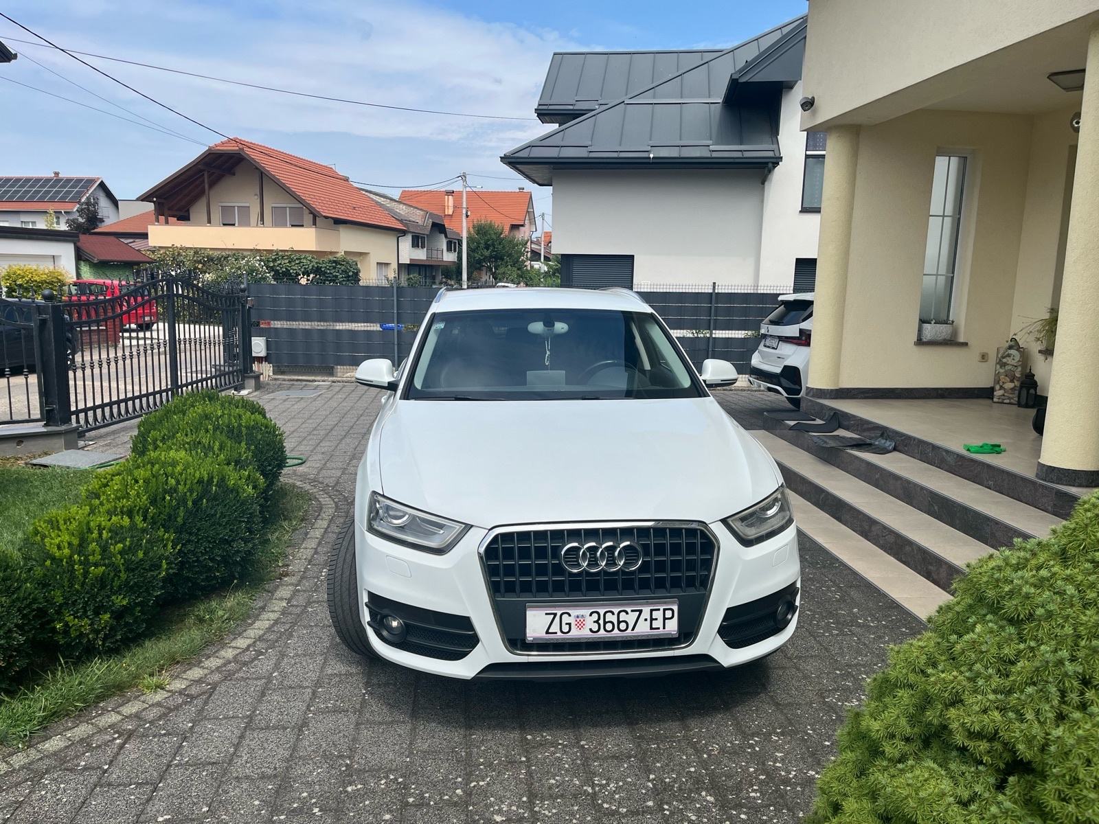 Audi Q3 2,0 TDI comfort prvi vlasnik, fotografija 3