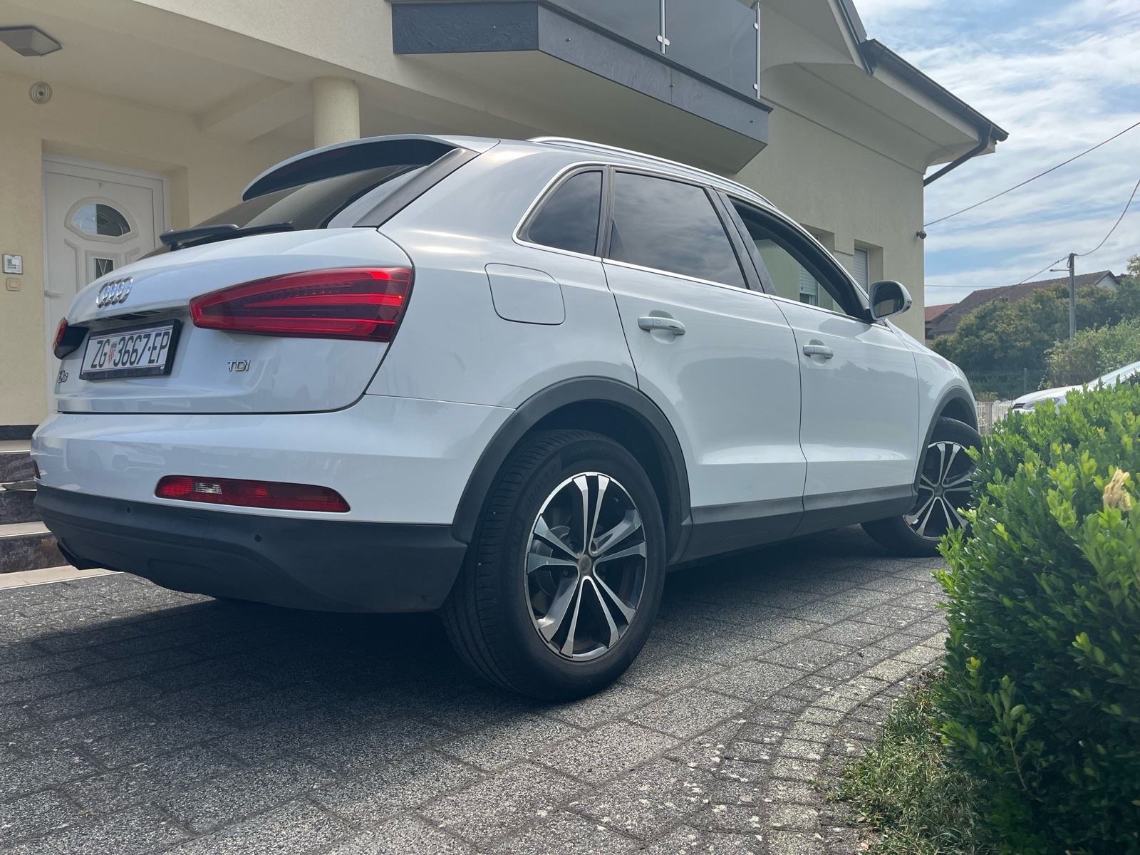 Audi Q3 2,0 TDI comfort prvi vlasnik, fotografija 7