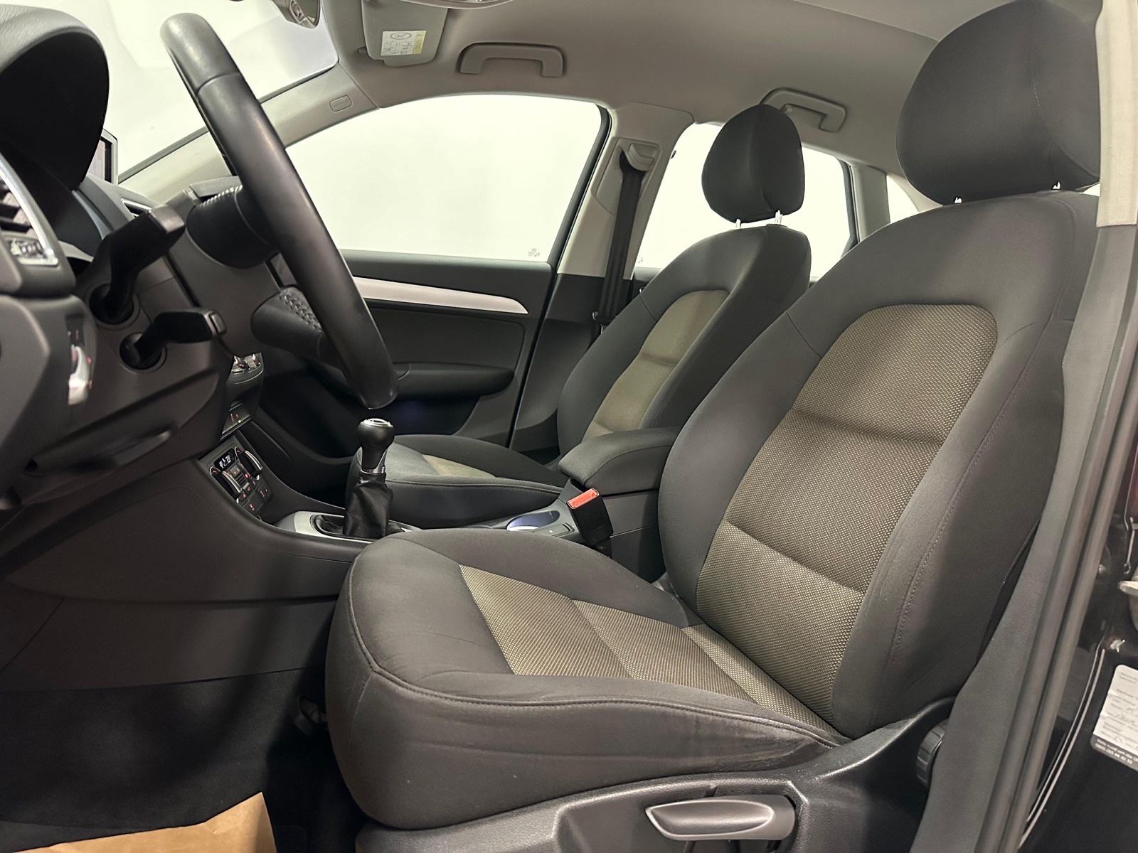 Audi Q3 2,0 TDI,LED,NAVI,2XPARK SENZOR,REG 2/2027, fotografija 10