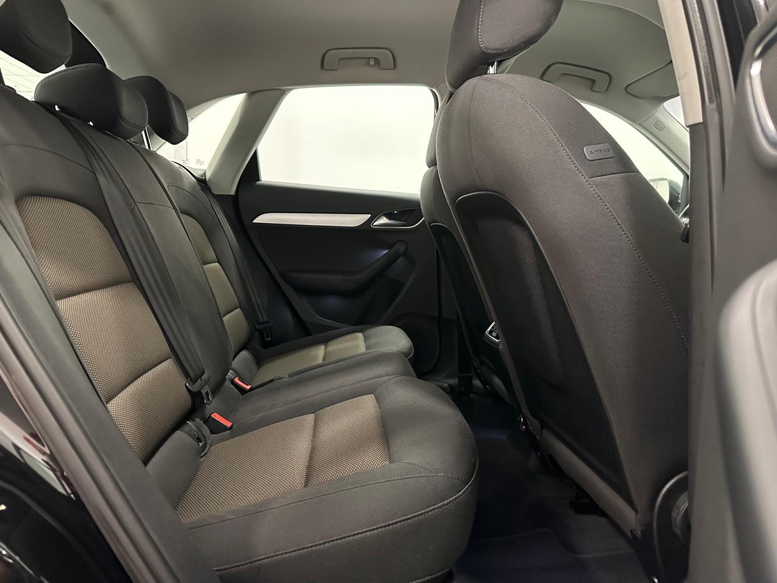 Audi Q3 2,0 TDI,LED,NAVI,2XPARK SENZOR,REG 2/2027, fotografija 17