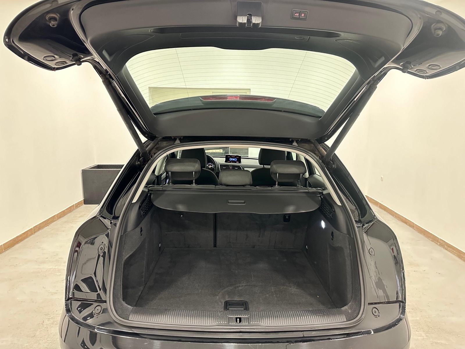 Audi Q3 2,0 TDI,LED,NAVI,2XPARK SENZOR,REG 2/2027, fotografija 19
