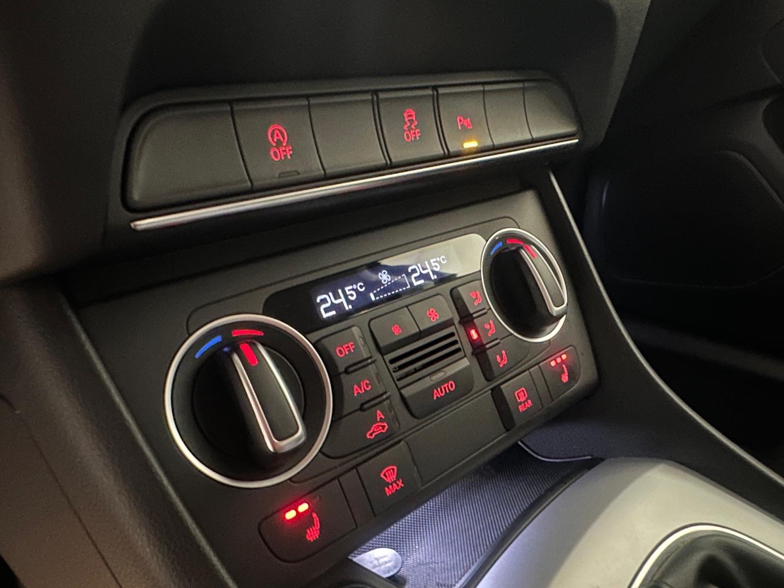 Audi Q3 2,0 TDI,LED,NAVI,2XPARK SENZOR,REG 2/2027, fotografija 20