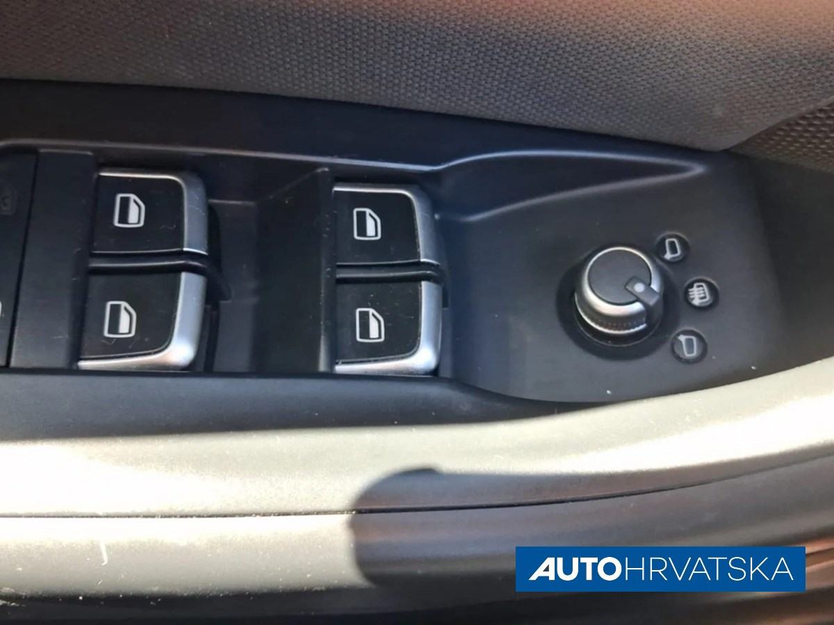 AUDI Q3 2.0 TDI - JAMSTVO 15 MJESECI, 19.900,00 €, fotografija 10