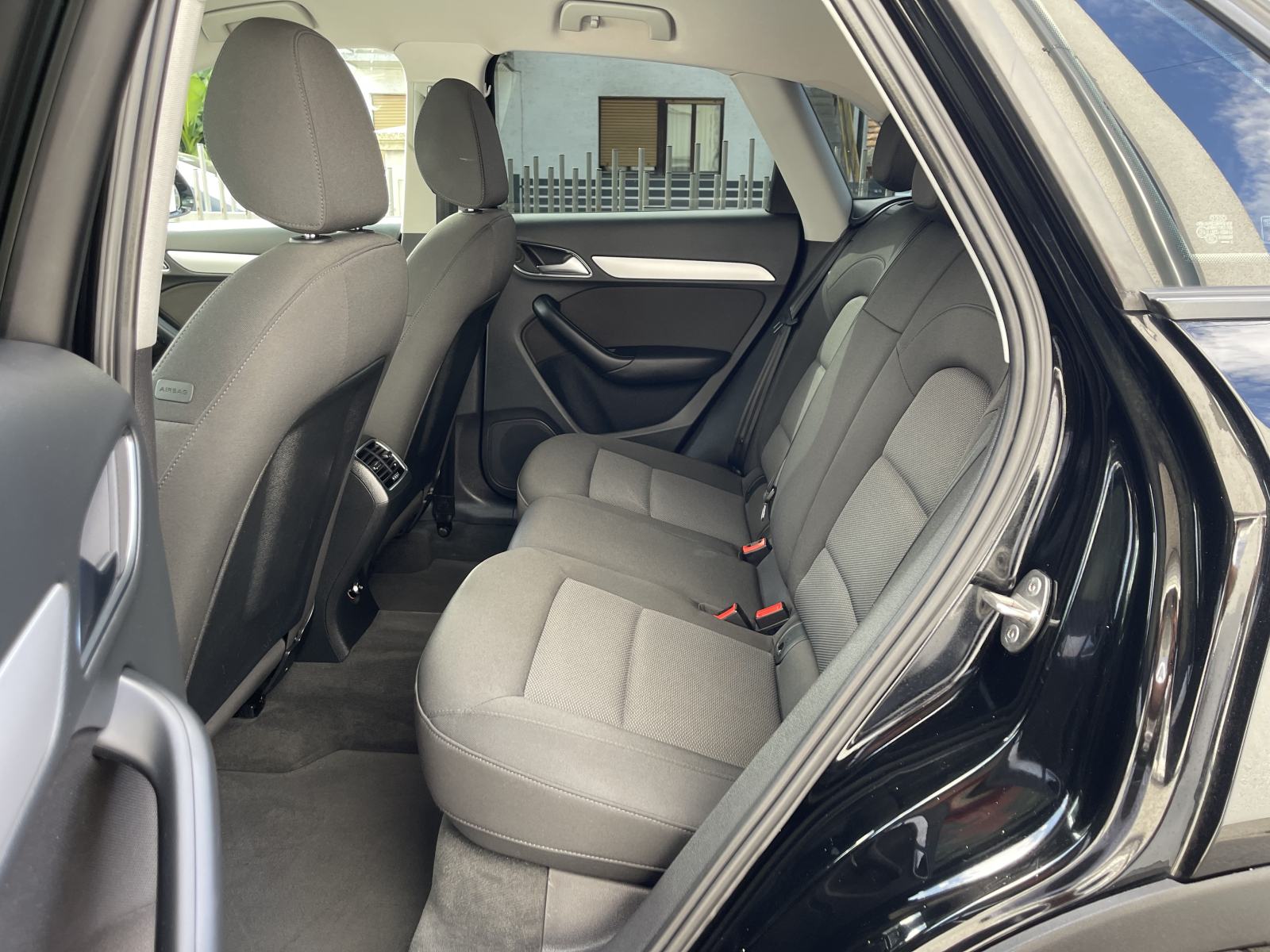 AUDI Q3 2,0 TDI •• KUPLJEN U HRVATSKOJ, KAO NOVI, XENON / LED ••, fotografija 15