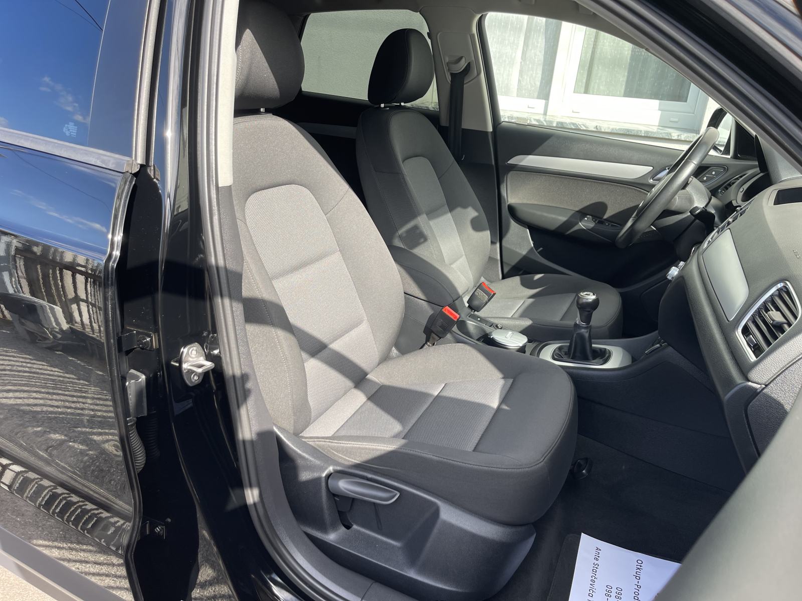 AUDI Q3 2,0 TDI •• KUPLJEN U HRVATSKOJ, KAO NOVI, XENON / LED ••, fotografija 19
