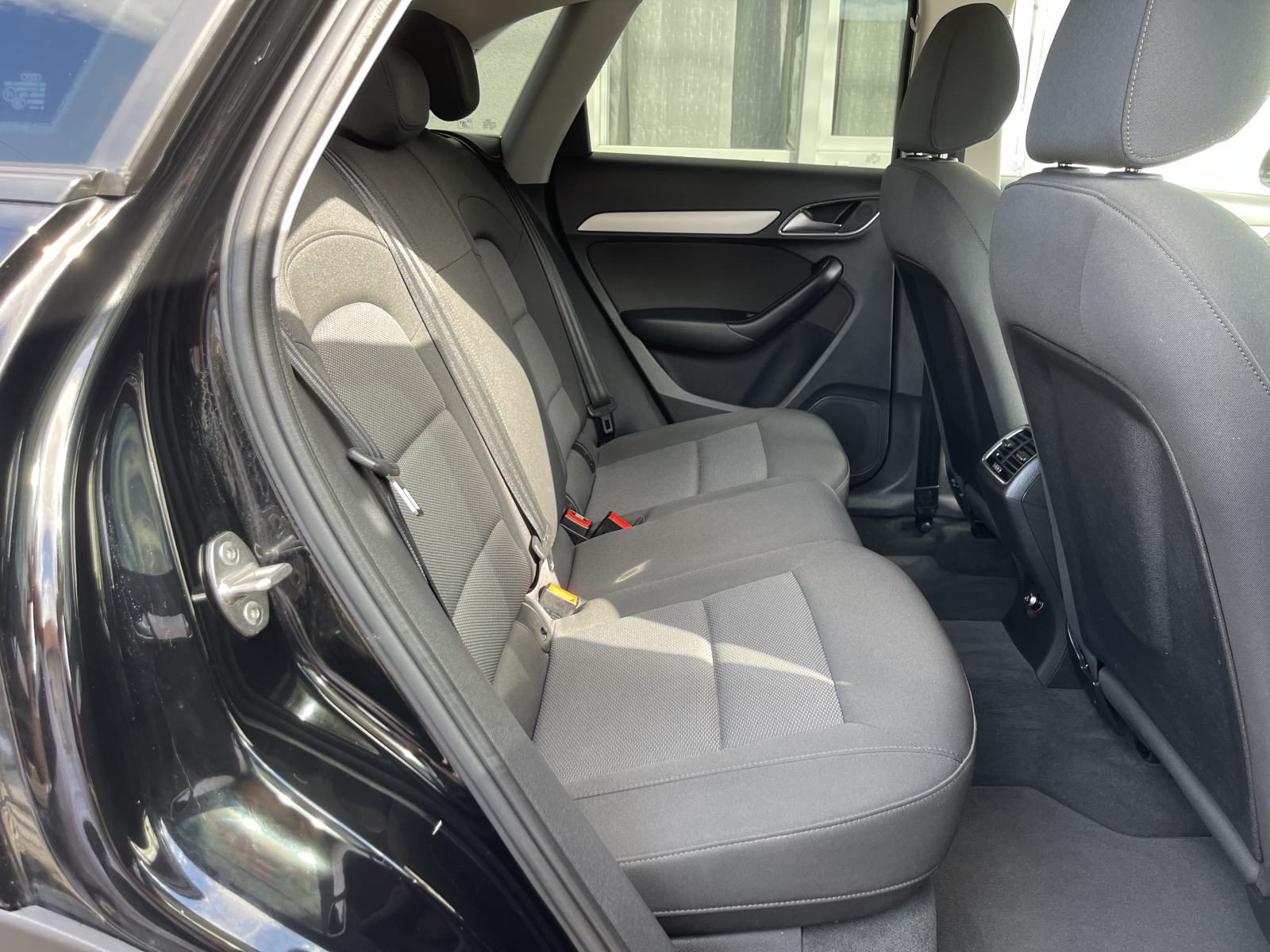 AUDI Q3 2,0 TDI •• KUPLJEN U HRVATSKOJ, KAO NOVI, XENON / LED ••, fotografija 17