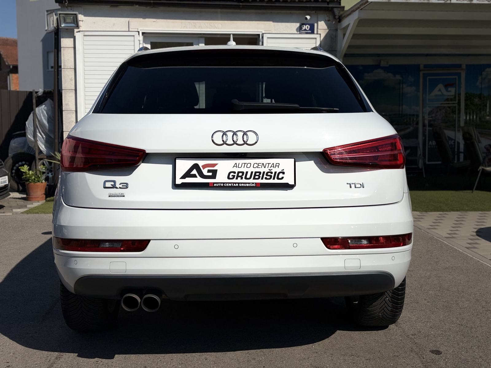 Audi Q3 2,0 TDI *S LINE* *1.vlasnik* *Full oprema* *Jamstvo*, fotografija 16