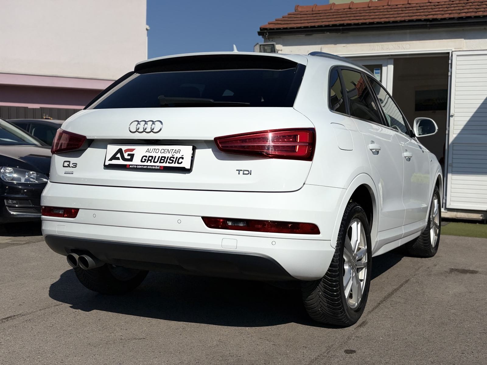 Audi Q3 2,0 TDI *S LINE* *1.vlasnik* *Full oprema* *Jamstvo*, fotografija 17