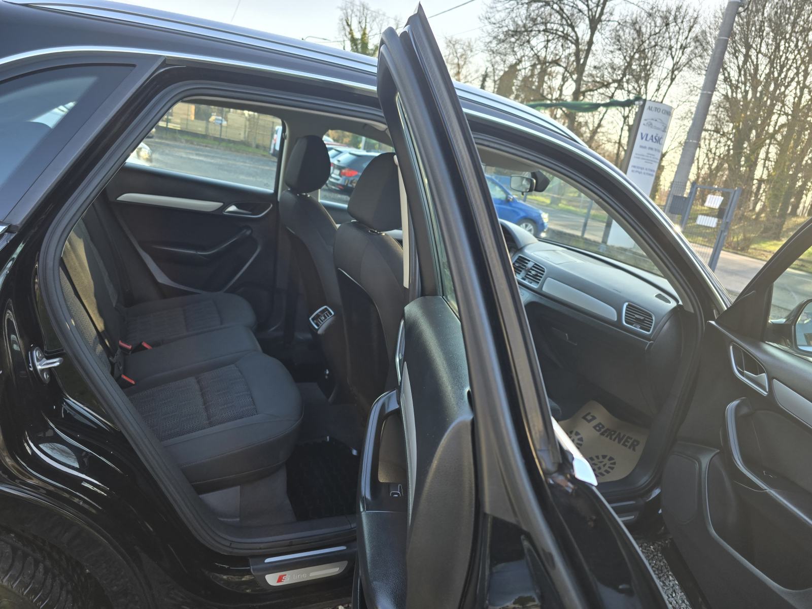 Audi Q3 2,0 TDI S-LINE- GRATIS PRIJENOS, NIJE UVOZ, ODLIČAN!, fotografija 12