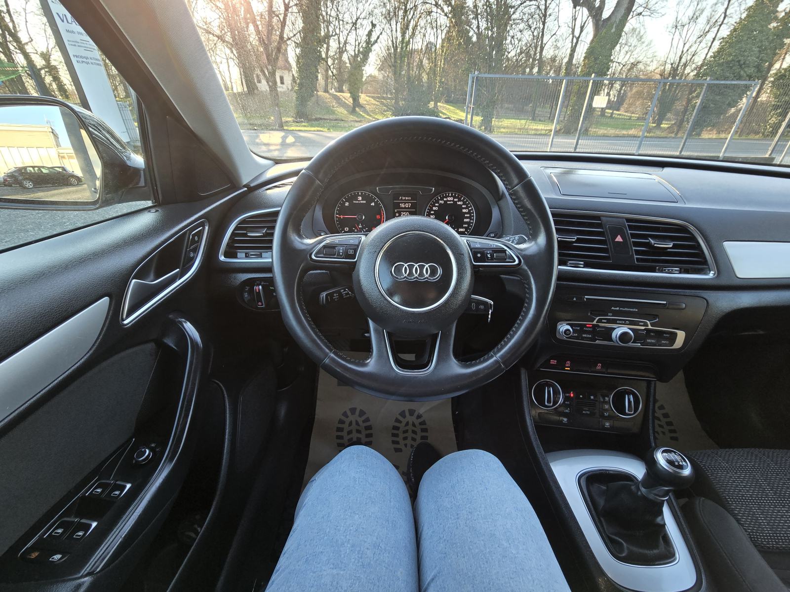 Audi Q3 2,0 TDI S-LINE- GRATIS PRIJENOS, NIJE UVOZ, ODLIČAN!, fotografija 15