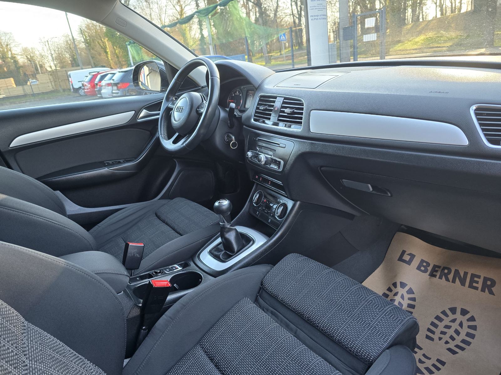 Audi Q3 2,0 TDI S-LINE- GRATIS PRIJENOS, NIJE UVOZ, ODLIČAN!, fotografija 11