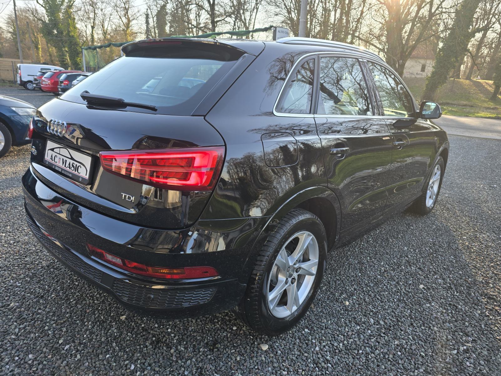 Audi Q3 2,0 TDI S-LINE- GRATIS PRIJENOS, NIJE UVOZ, ODLIČAN!, fotografija 7