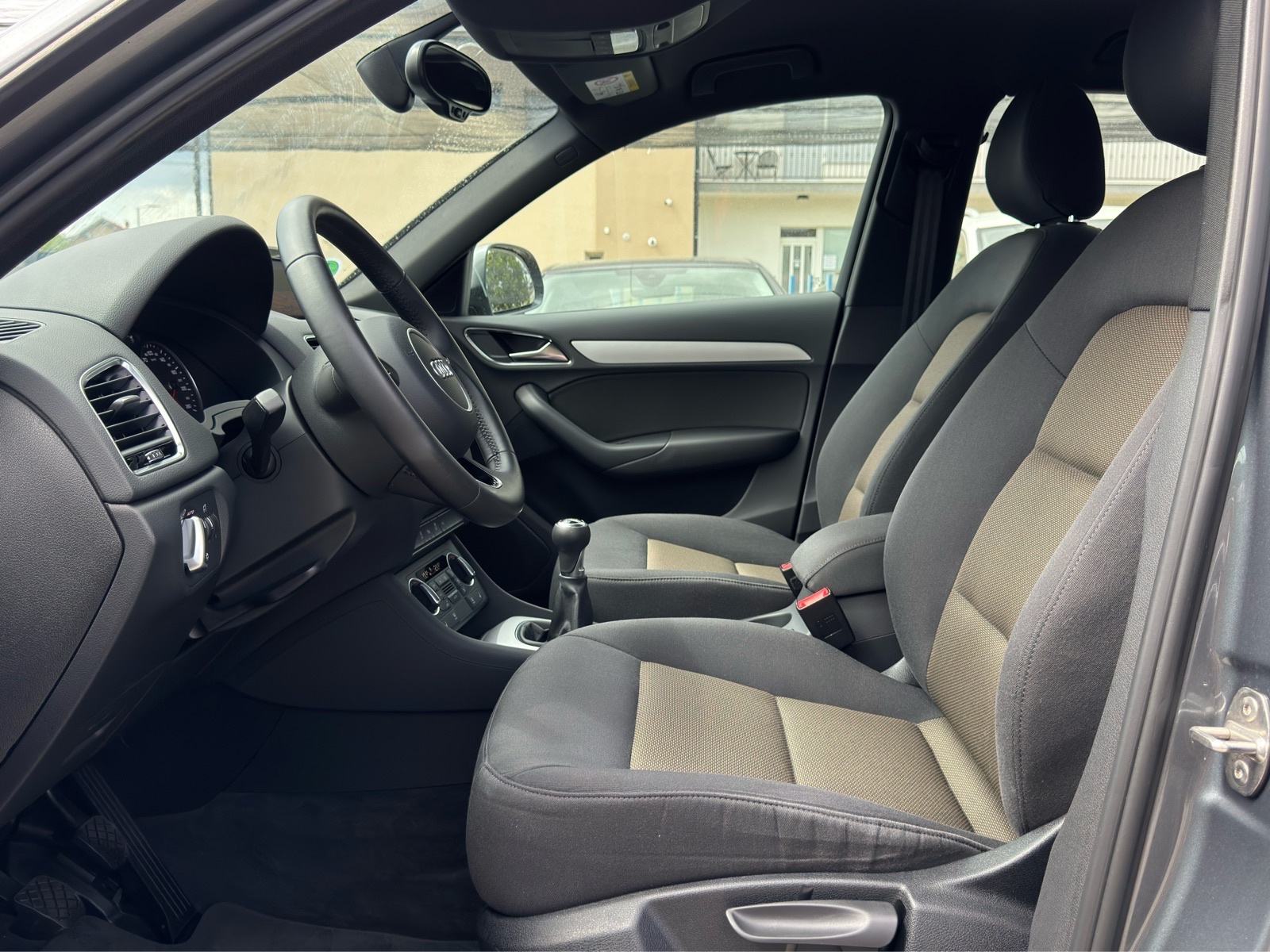 Audi Q3 2,0 TDI / S LINE / LED / NAVI / 150KS / KAMERA / ALU, fotografija 13