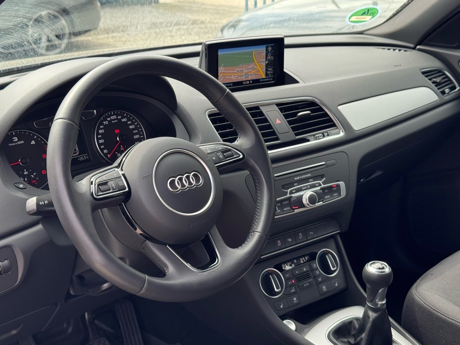 Audi Q3 2,0 TDI / S LINE / LED / NAVI / 150KS / KAMERA / ALU, fotografija 15