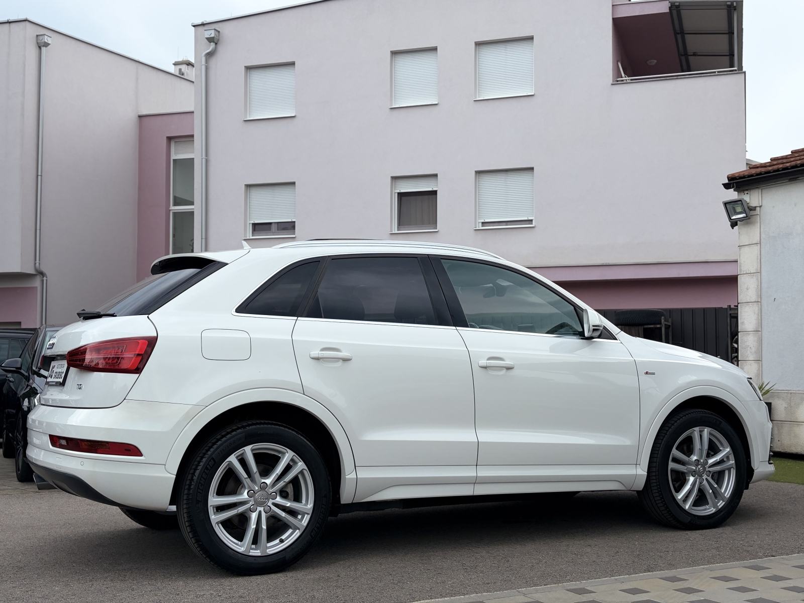 Audi Q3 2,0 TDI S LINE *Panorama* *FULL oprema* *1.vlasnik* *Jamstvo*, fotografija 5