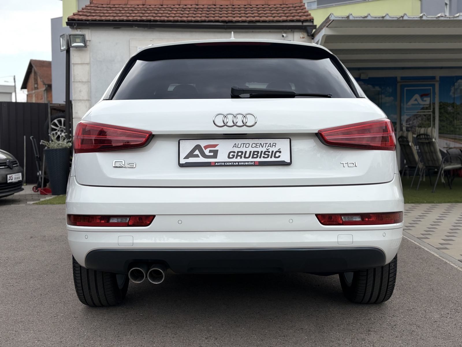 Audi Q3 2,0 TDI S LINE *Panorama* *FULL oprema* *1.vlasnik* *Jamstvo*, fotografija 14
