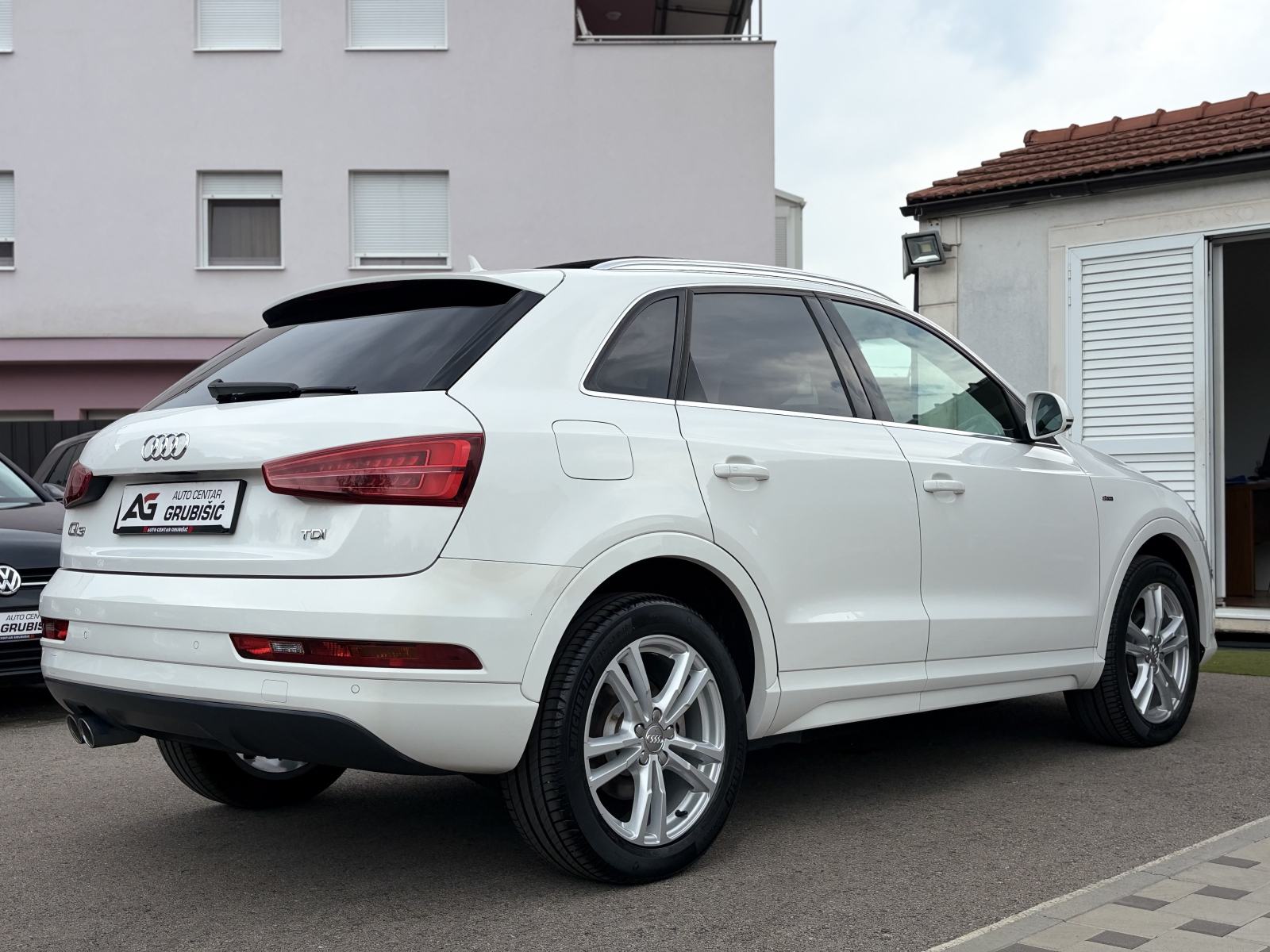 Audi Q3 2,0 TDI S LINE *Panorama* *FULL oprema* *1.vlasnik* *Jamstvo*, fotografija 16