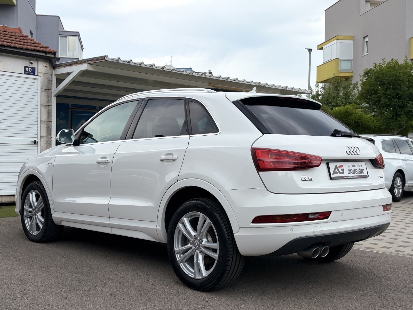 Audi Q3 2,0 TDI S LINE *Panorama* *FULL oprema* *1.vlasnik* *Jamstvo*, fotografija 12