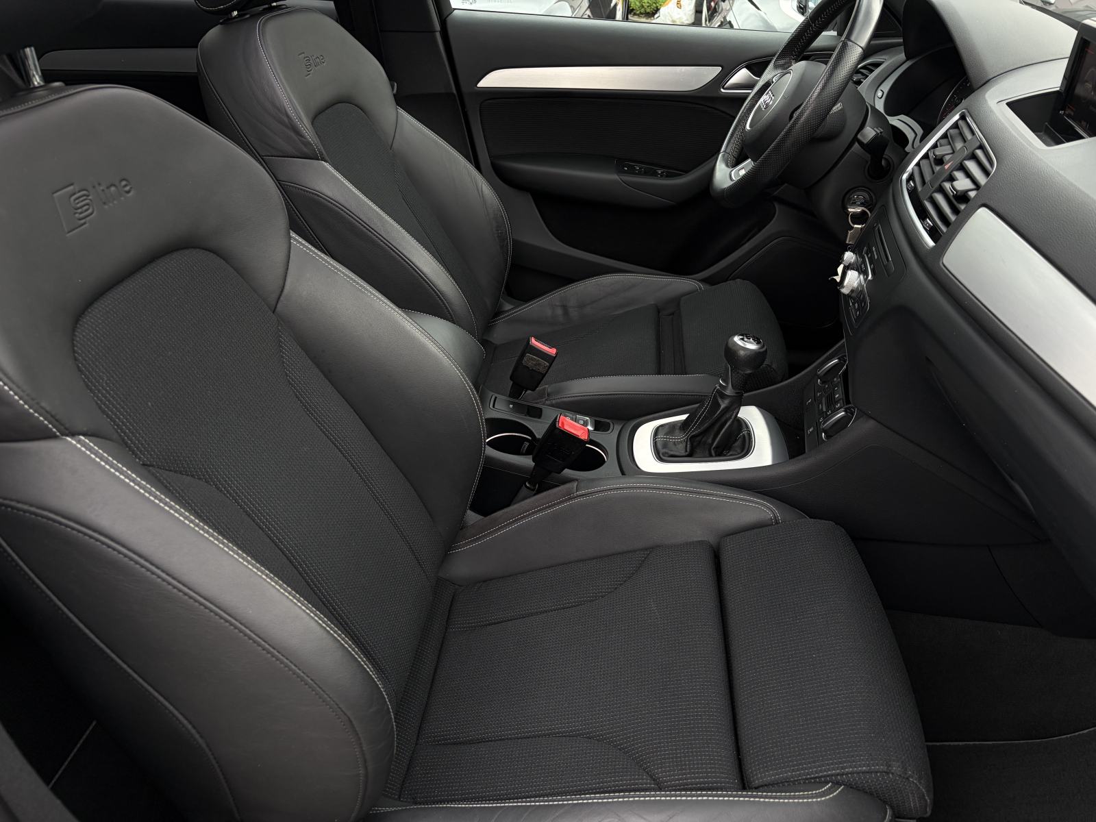 Audi Q3 2,0 TDI S LINE *Panorama* *FULL oprema* *1.vlasnik* *Jamstvo*, fotografija 19