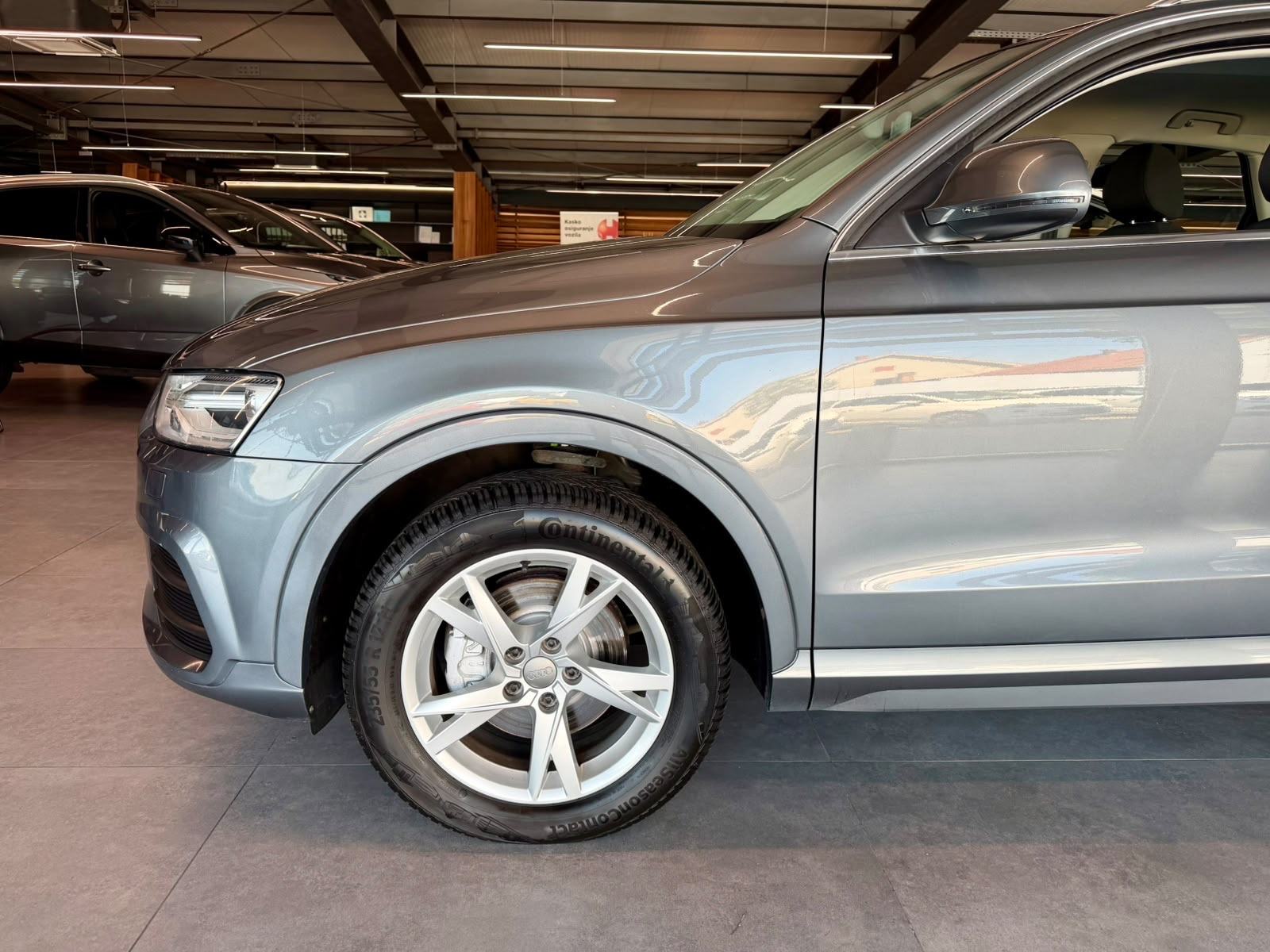 Audi Q3 2,0 TDI NAVI • KLIMA • TEMPOMAT • ALU17" • VELIKI SERVIS, fotografija 11