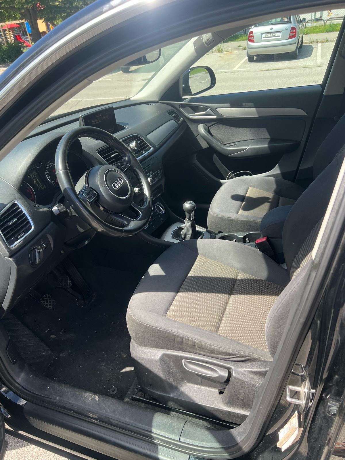 Audi Q3 2,0 TDI reg godinu dana Odlično stanje Nove gume HR Auto, fotografija 11