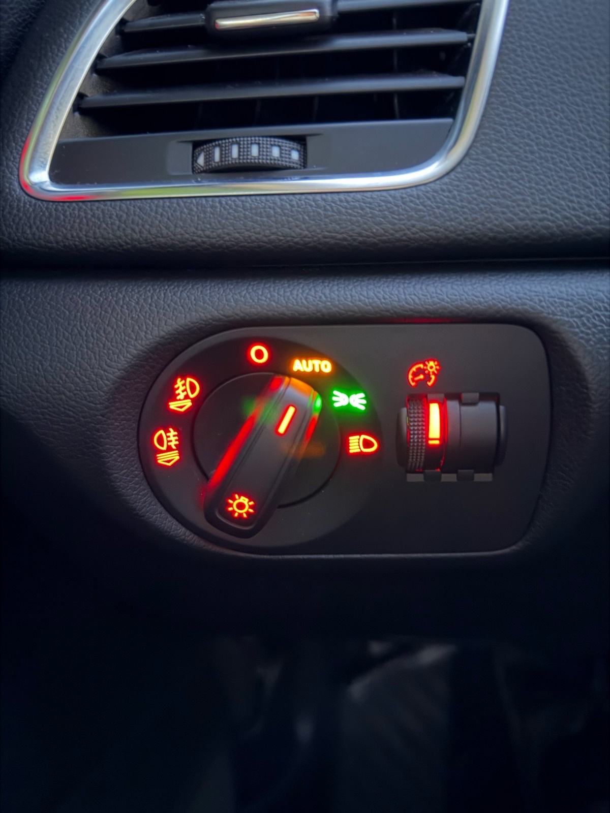 Audi Q3 2,0 TDI, fotografija 11
