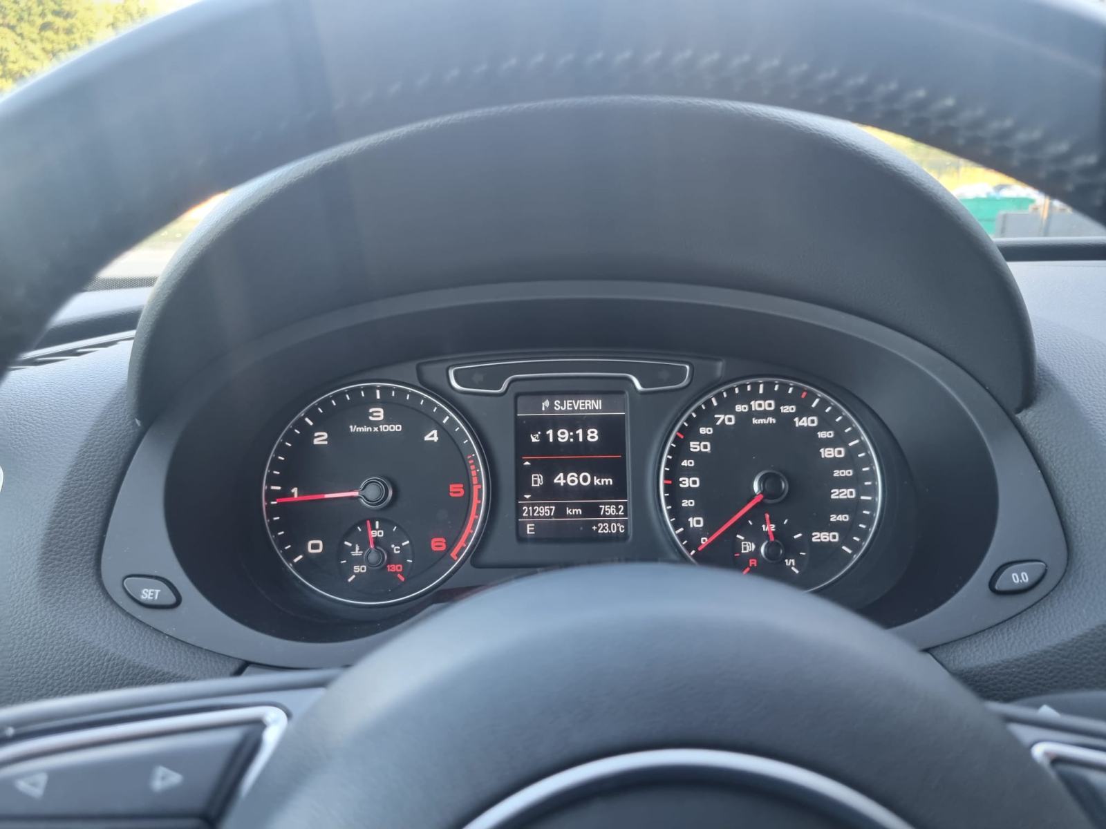 Audi Q3 2,0 TDI, fotografija 8