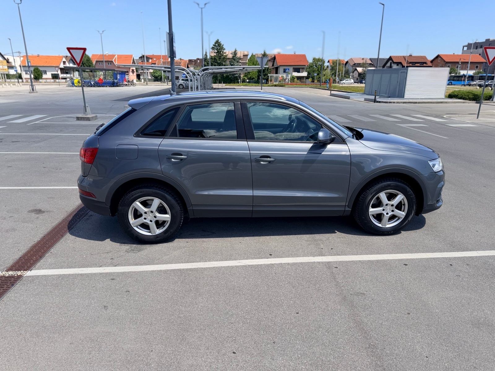 Audi Q3 2,0 TDI, fotografija 8