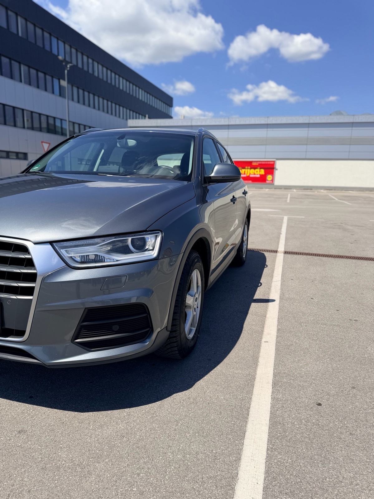 Audi Q3 2,0 TDI, fotografija 3