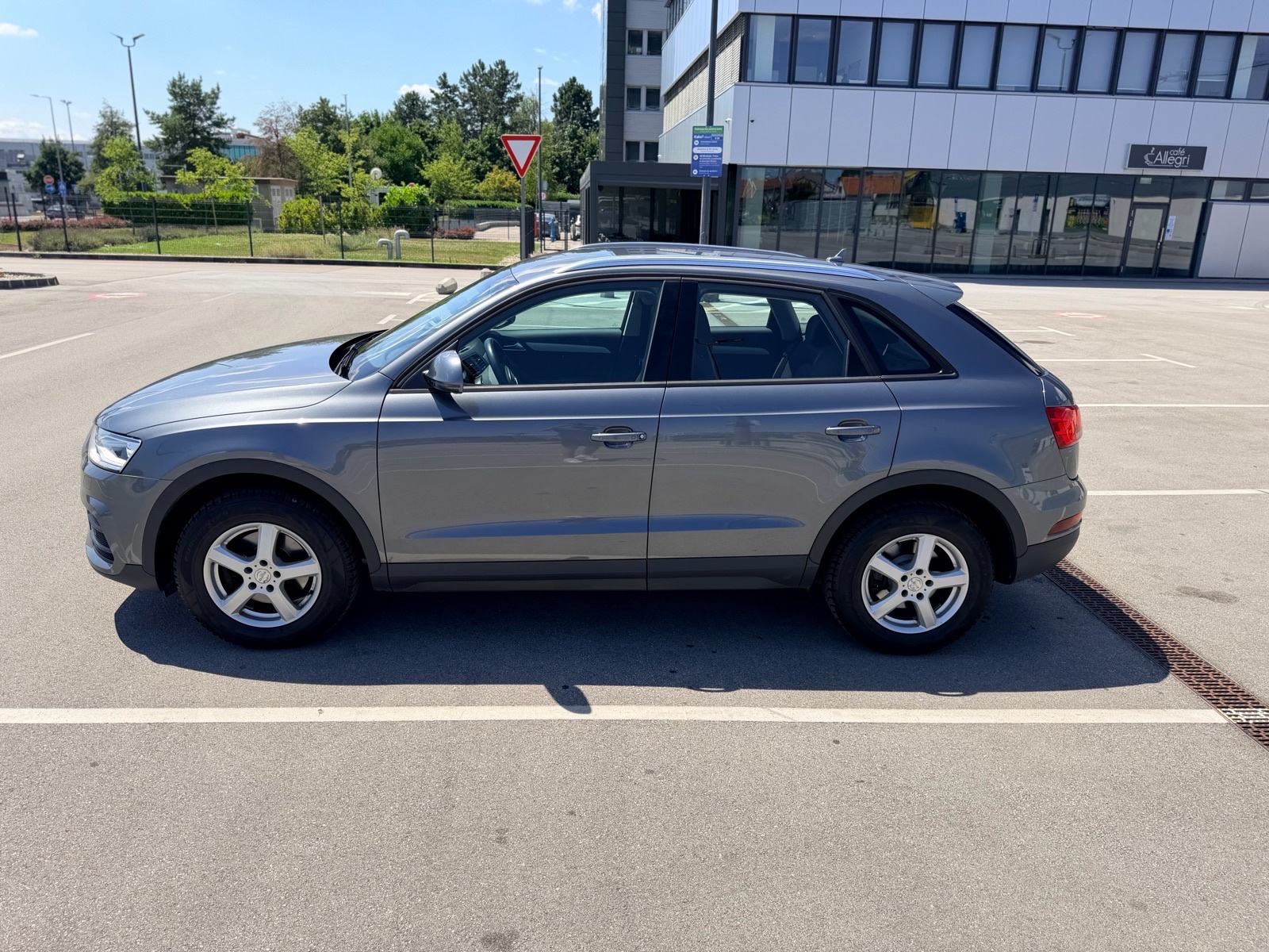 Audi Q3 2,0 TDI, fotografija 4