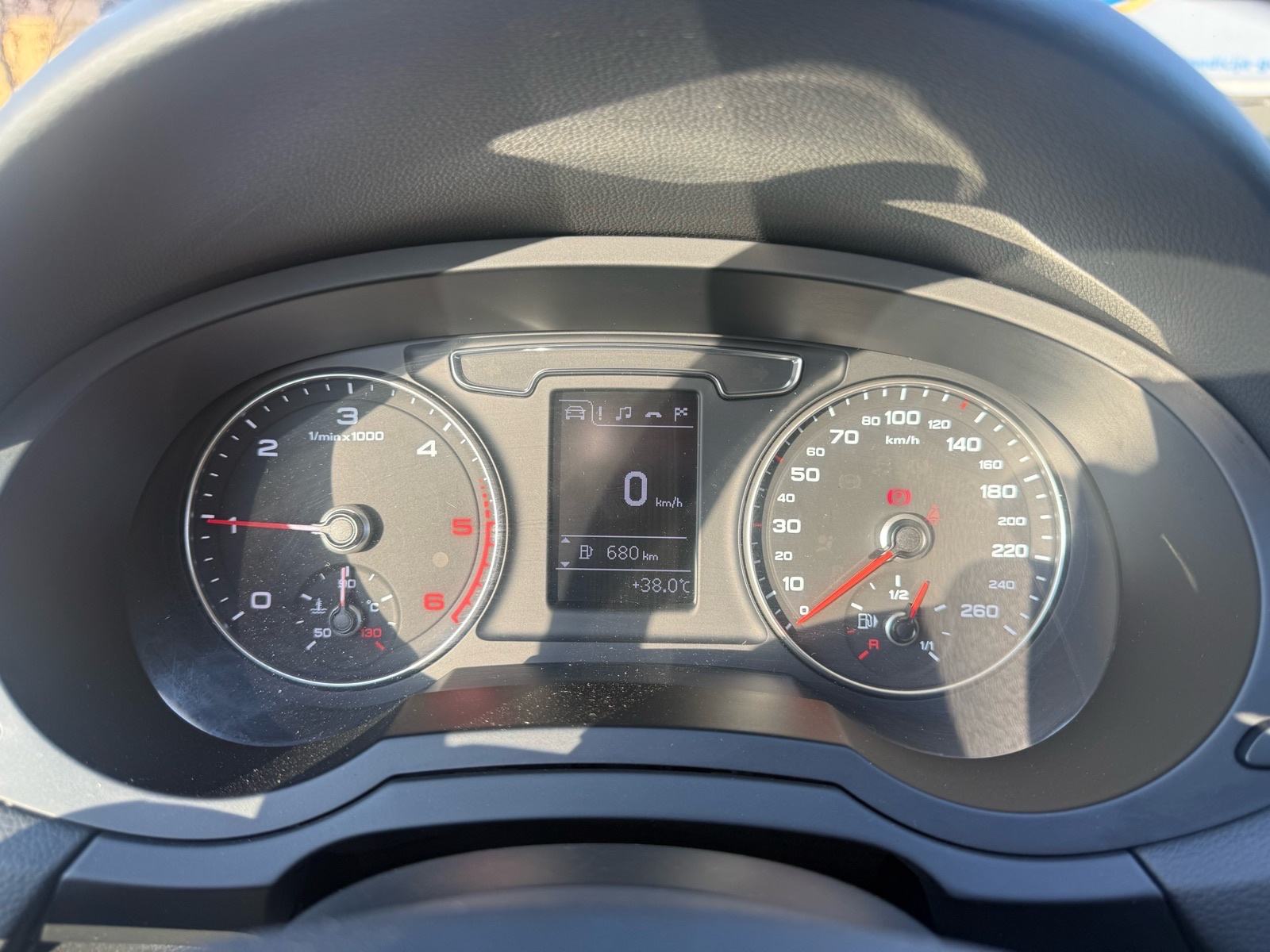 Audi Q3 2,0 TDI xenon, gr.sjedala, navi, tempomat, servisna, fotografija 9